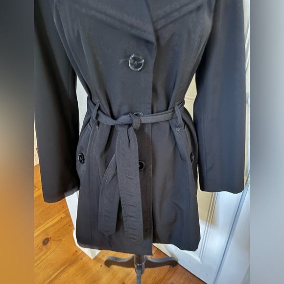 London Fog Black Belted Trench Coat. Women's Size: M. - Picture 8 of 13